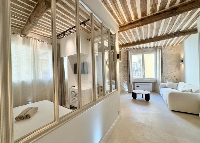 Luxe Et Charme Sur Les Remparts Du Vieil Antibes